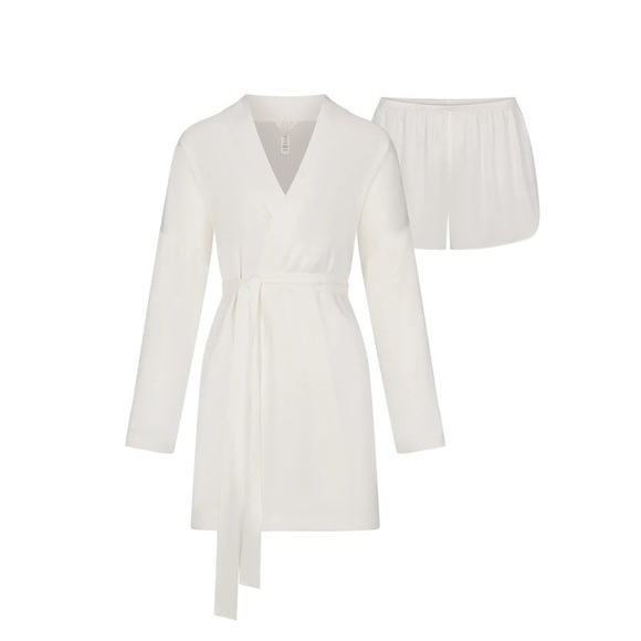 SKIMS Other - SKIMS BRIDAL SILK ROBE AND TAP SHORT SET- Color “MARBLE”- size S- NEW